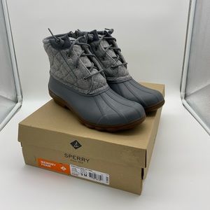 Sperry boots size 9 women’s